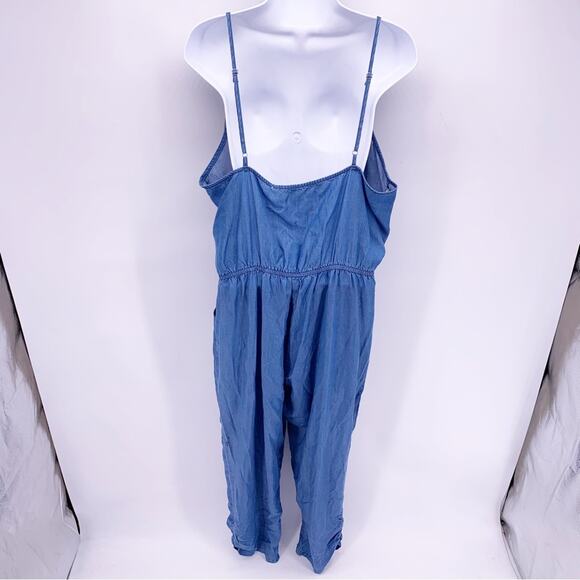 NEW Lovers + Friends Denim Jumpsuit Size Large - Picture 5 of 10